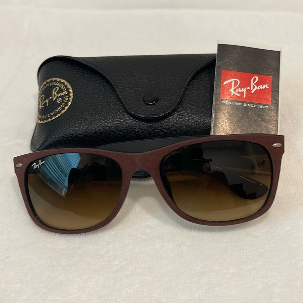 Ray-Ban New Wayfarer sunglasses matte violet Rb 2132-f 58-18